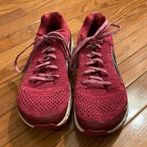 Women’s Athletic Lace-Up Running Shoes - Red